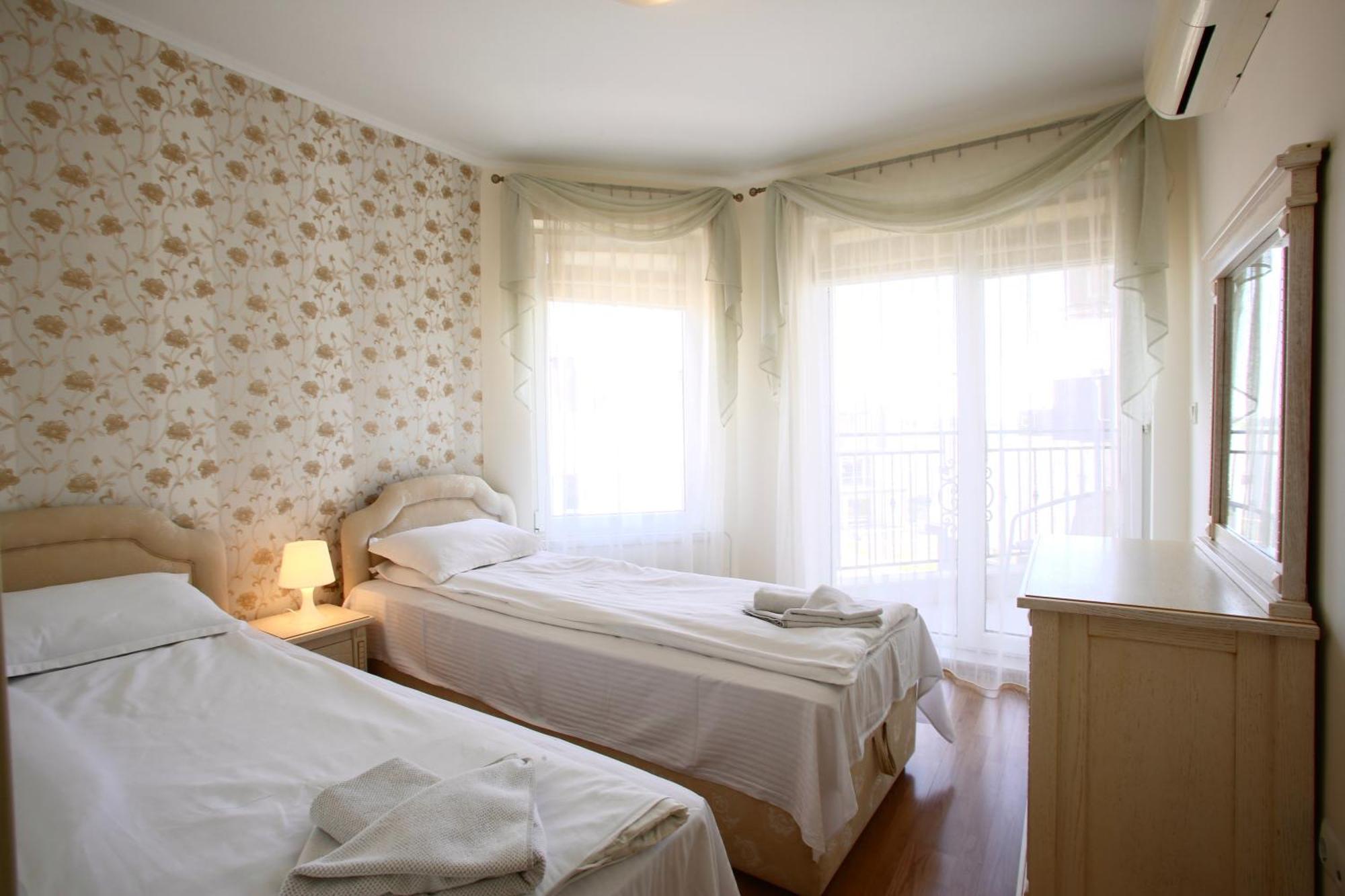 Villa Livia Boutique Apartments Ravda Extérieur photo